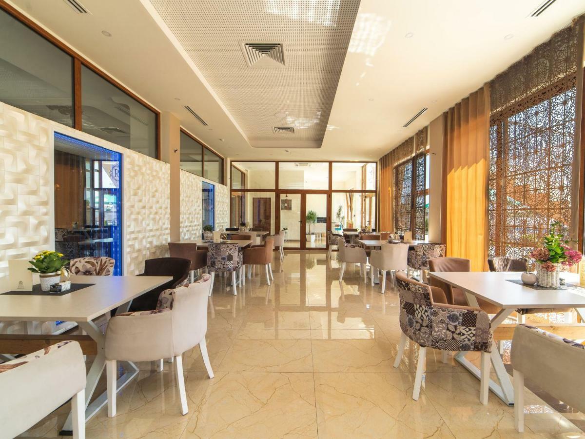 Hotel Royal Garden Nikšić Exterior foto